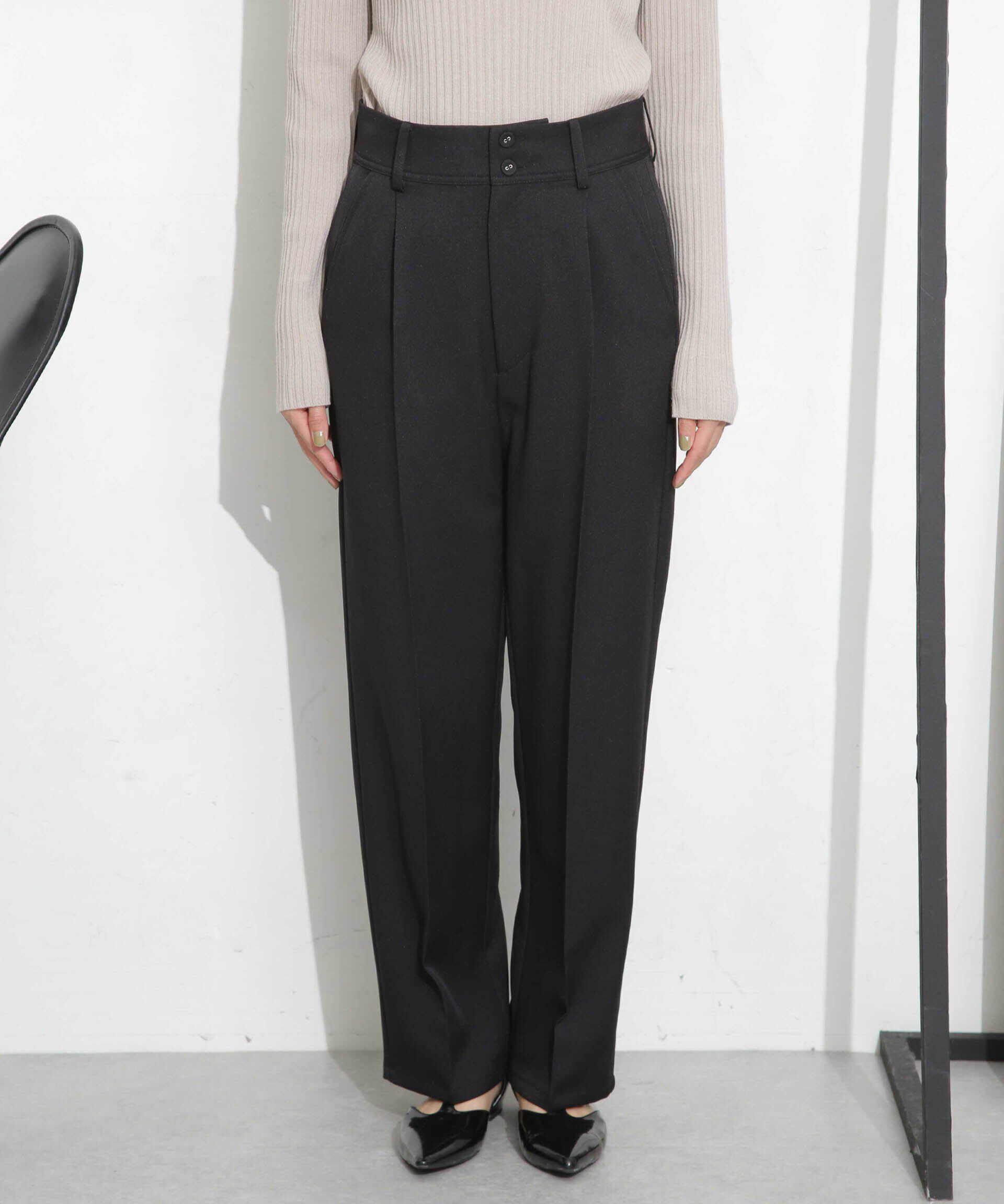 nano･universe「タックテーパードパンツ」|チノ|