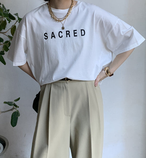  「【WEB限定】バックギャザーSACREDロゴTEE」|Tシャツ・カットソー|オフホワイト
