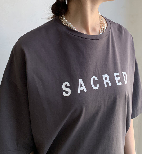  「【WEB限定】バックギャザーSACREDロゴTEE」|Tシャツ・カットソー|