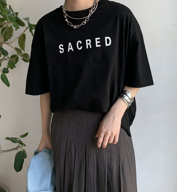  「【WEB限定】バックギャザーSACREDロゴTEE」|Tシャツ・カットソー|