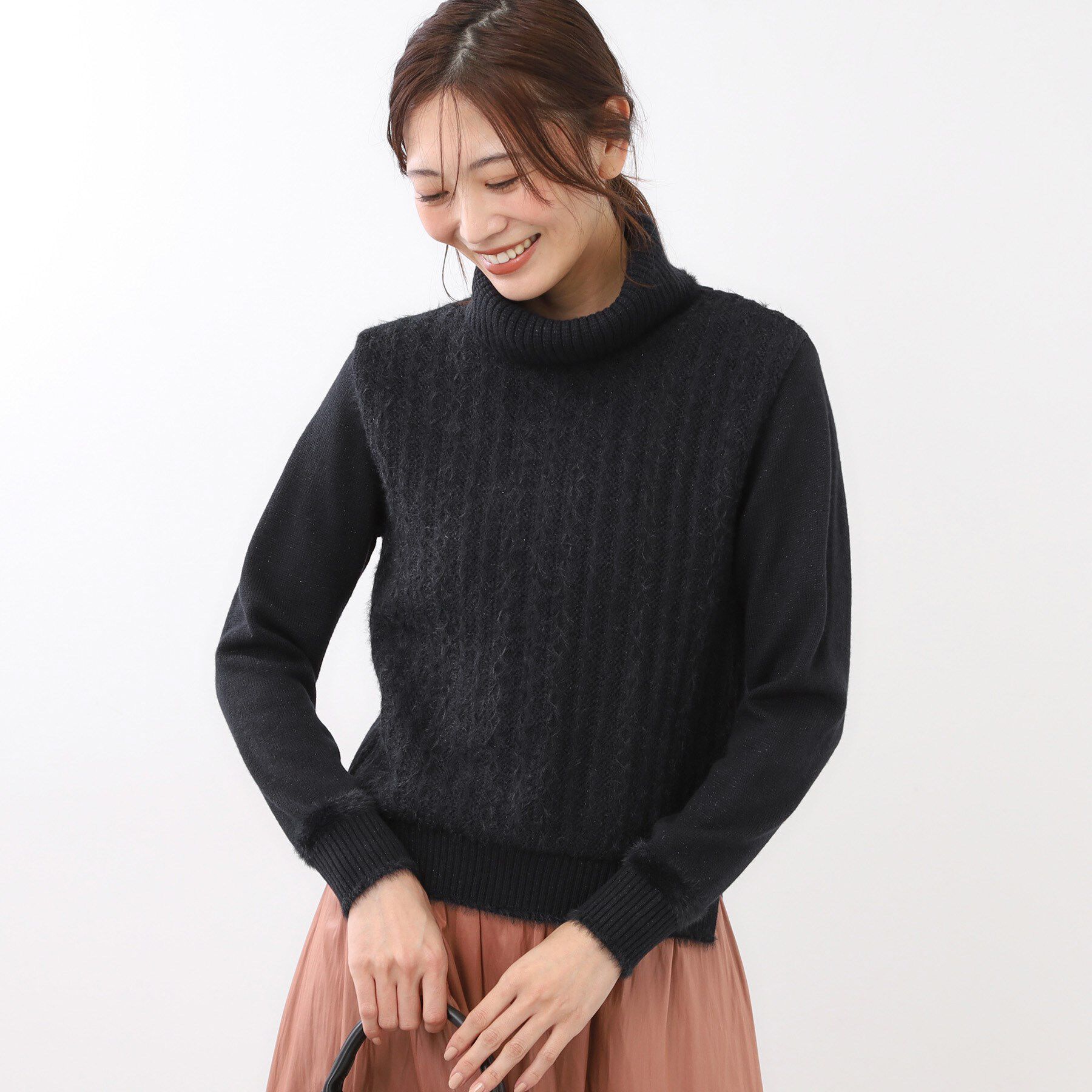 Reflect「【ほんのりラメ感◎】ふわふわフェザーヤーンハイネックニット」|ニット・セーター|