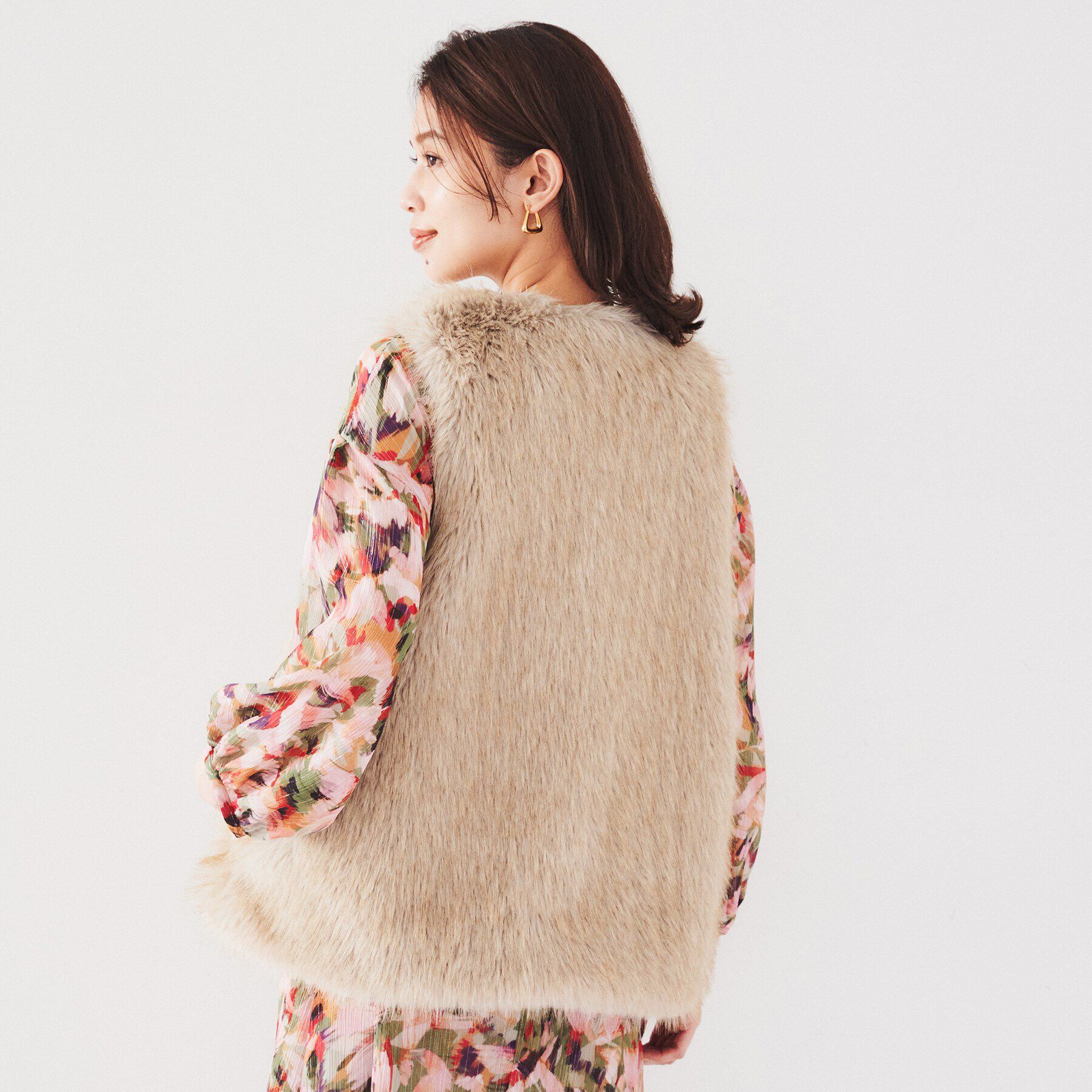 UNTITLED「【トレンド/モード】フェイクファーベスト」|ベスト・ジレ|