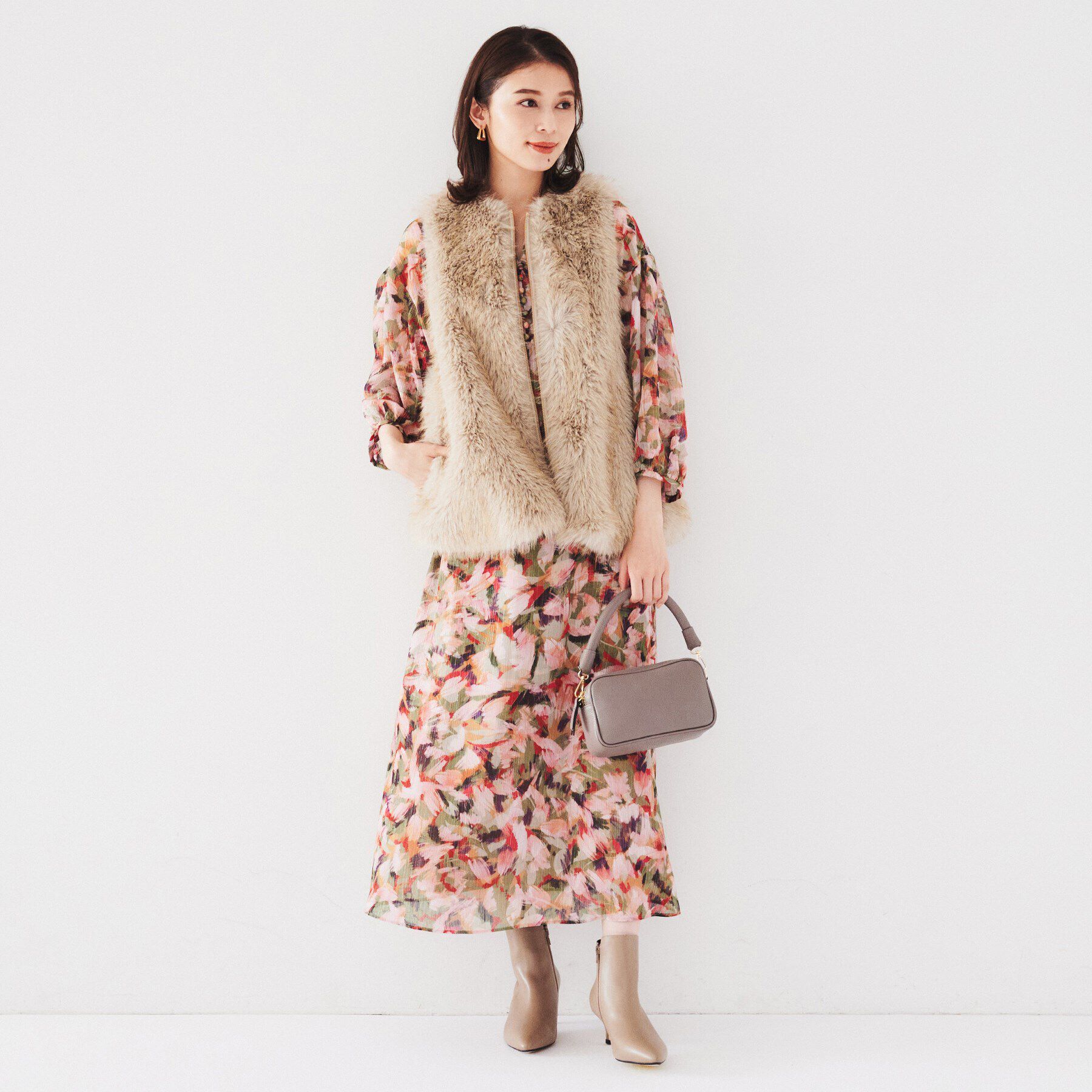 UNTITLED「【トレンド/モード】フェイクファーベスト」|ベスト・ジレ|