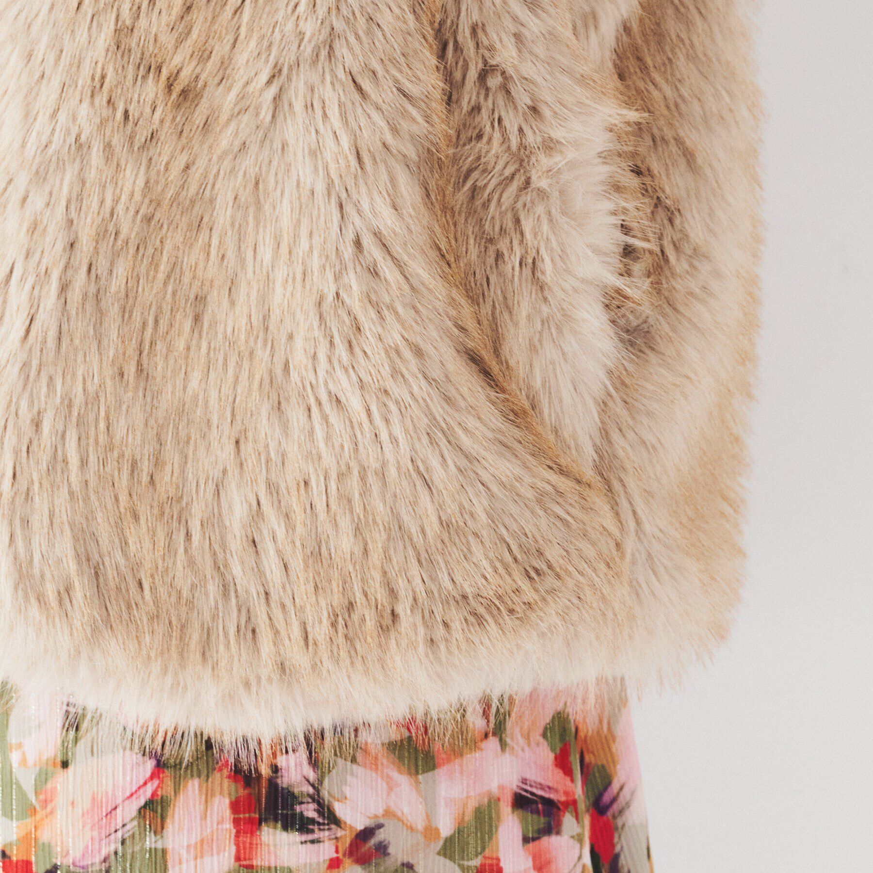 UNTITLED「【トレンド/モード】フェイクファーベスト」|ベスト・ジレ|