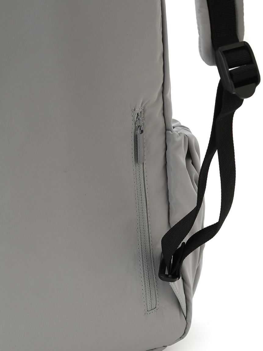 emmi atelier「【ONLINE限定カラー】eco 撥水ギャザーボディーバックパック」|リュック|