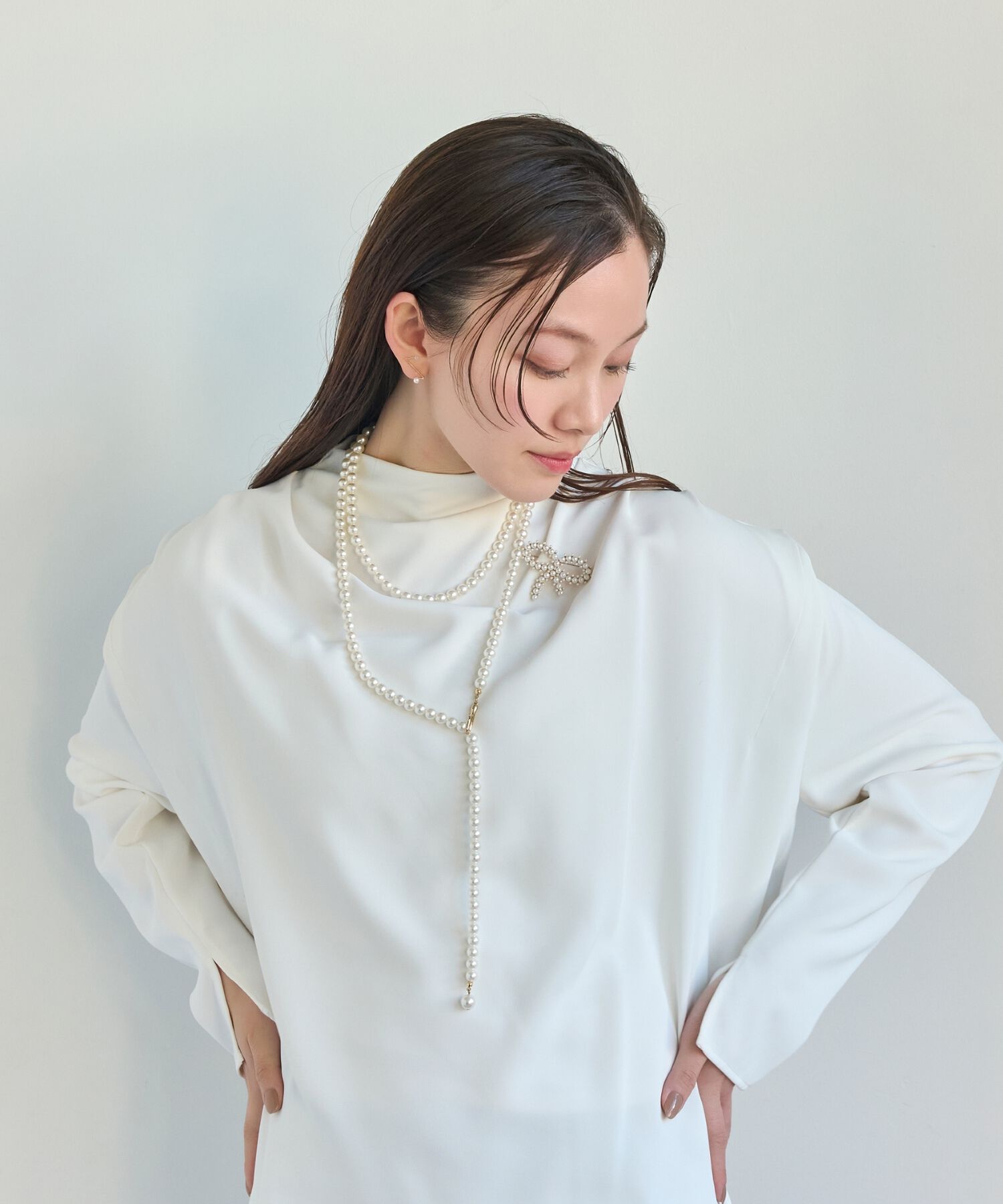 Phoebe「グレインパールリボンブローチ」|ブローチ・コサージュ|