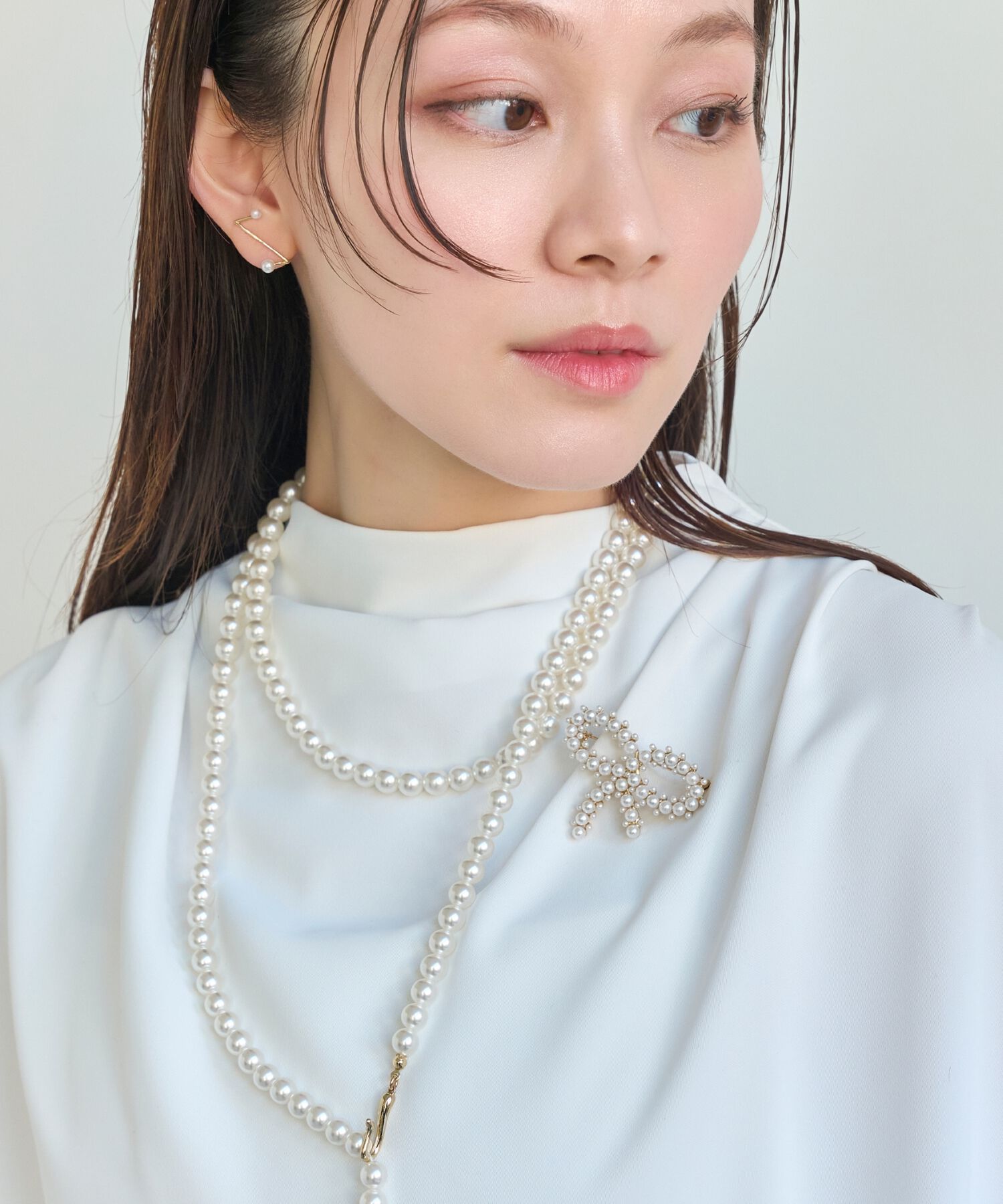 Phoebe「グレインパールリボンブローチ」|ブローチ・コサージュ|