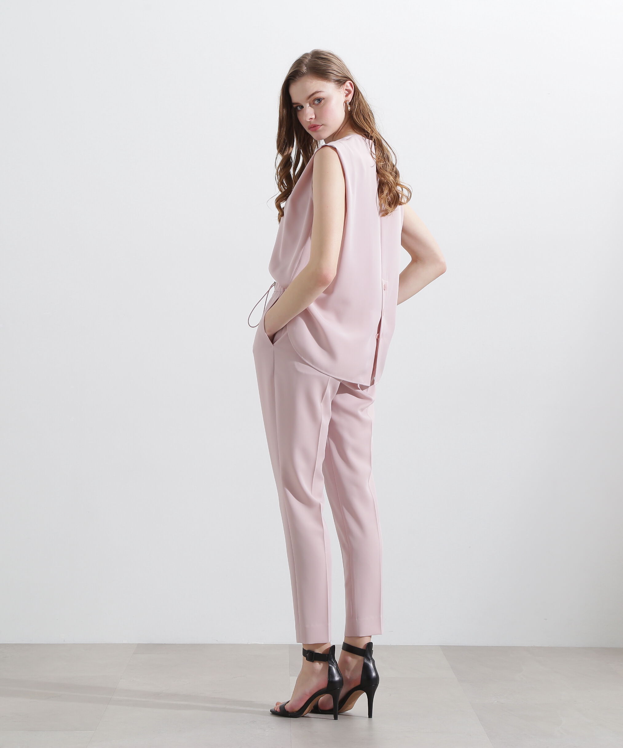 ◇バックボタンブラウス｜ルミネのファッション通販アイルミネ<i LUMINE>