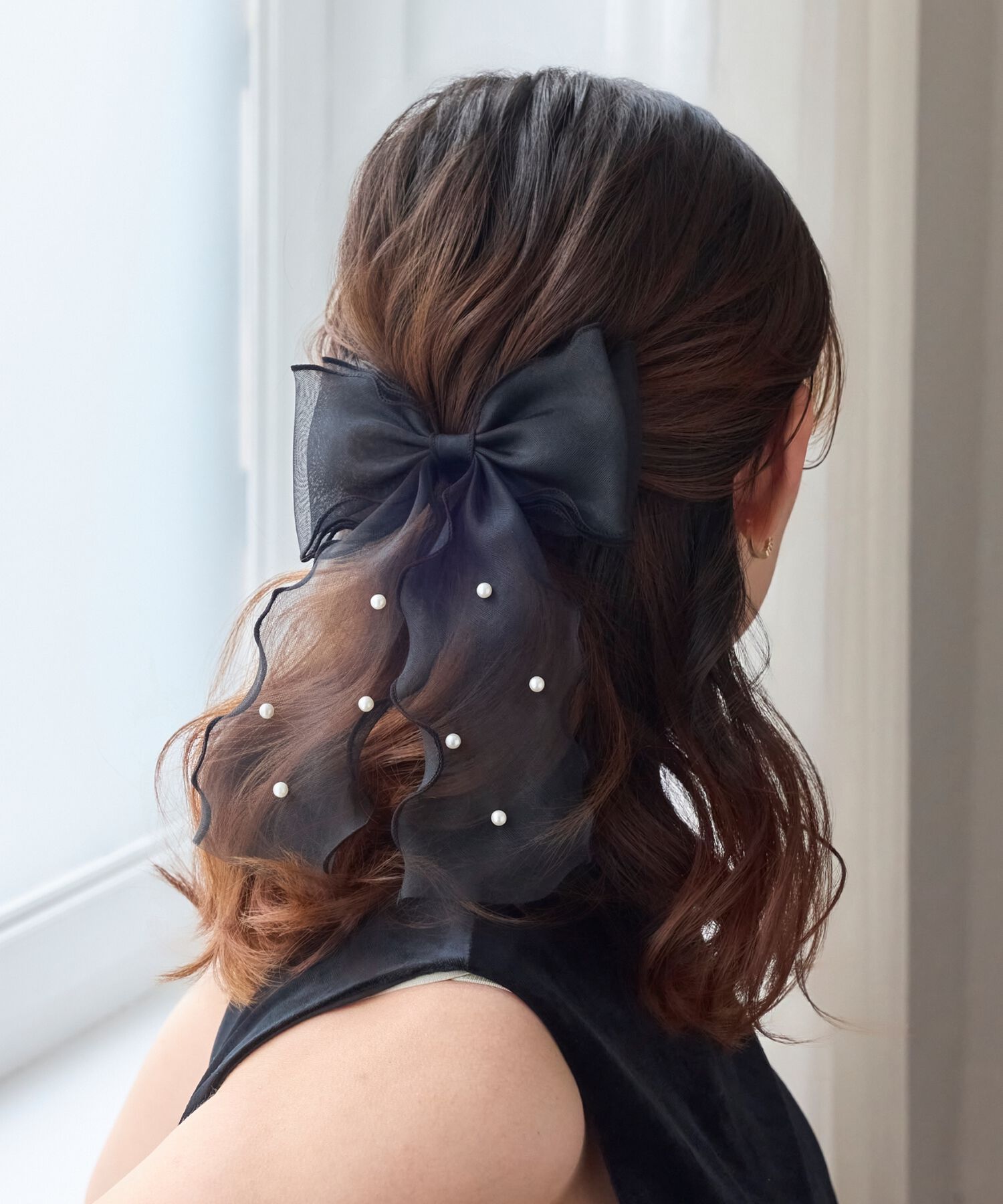 Phoebe「フレアリボンドットパールヘアゴム　ブラック」|ヘアゴム・シュシュ|