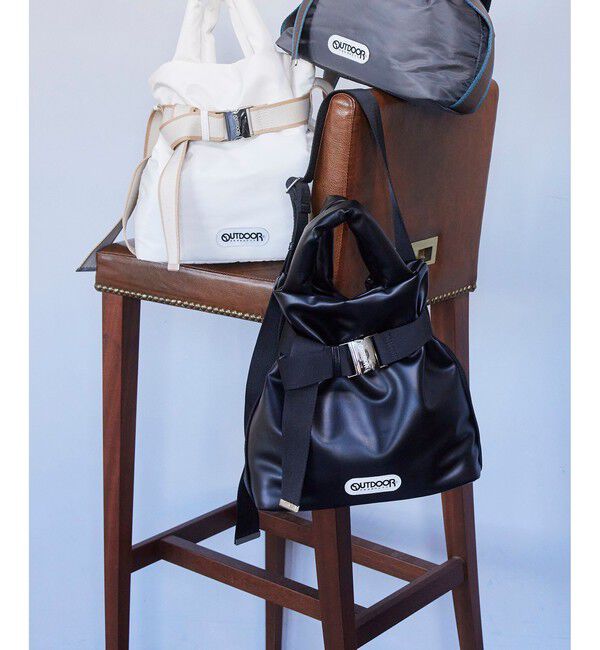VIS「【OUTDOOR PRODUCTS】VIS別注2WAYベルト付きパデッドトートバッグ」|トートバッグ|ブラック(01)