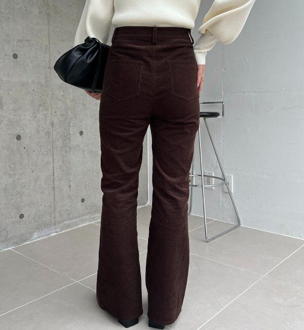  「【新色/レイヤード対応】コーデュロイフレアパンツ」|チノ|