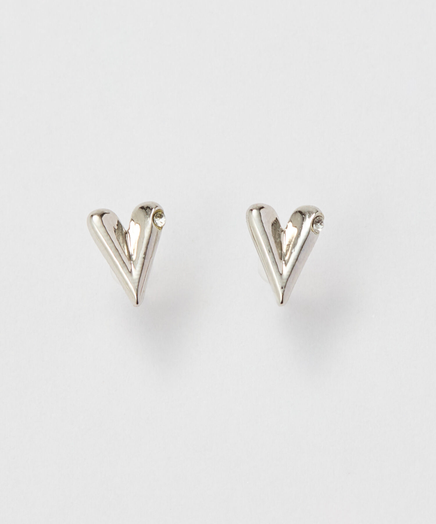 Phoebe「【金属アレルギー対応】ハートリーフセラミックピアス　シルバー」|ピアス|