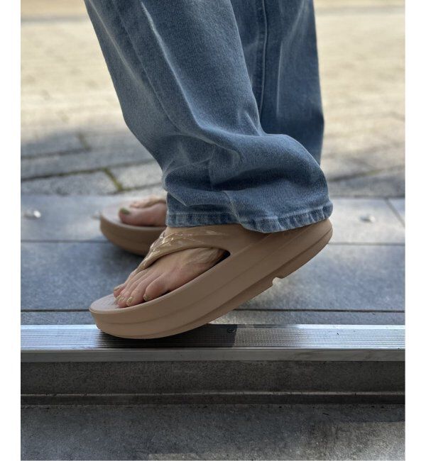 U by SPICK&SPAN「《追加》OOFOS/ ウーフォス O Omega」|サンダル|