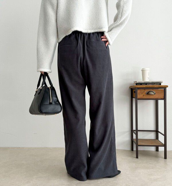 fredy emue「シルキーウォームセミワイドイージーパンツ」|チノ|