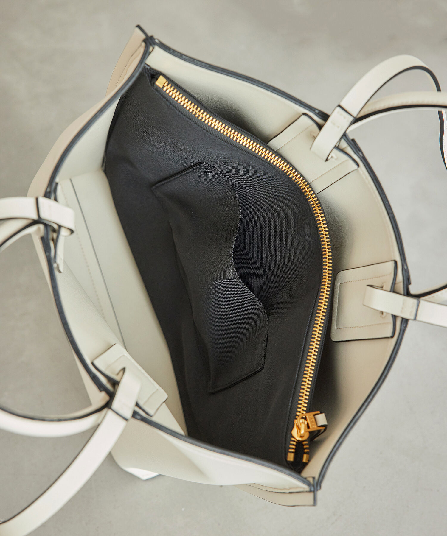 E'POR「【E'POR】【A4対応】【一部直営店舗・WEB限定】LIMITED MODEL Ree Large（リー）【雑誌掲載】」|トートバッグ|