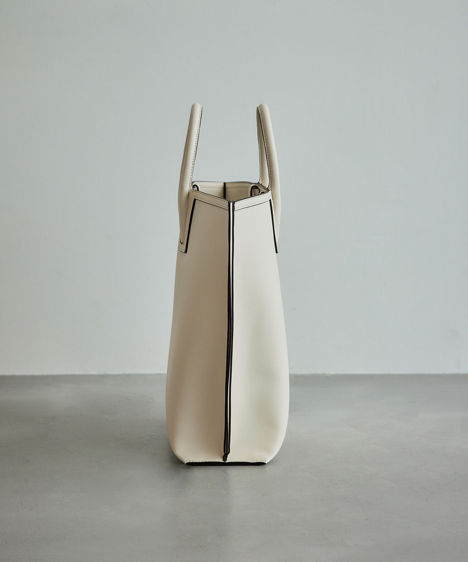 E'POR「【E'POR】【A4対応】【一部直営店舗・WEB限定】LIMITED MODEL Ree Large（リー）【雑誌掲載】」|トートバッグ|