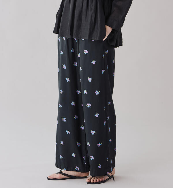 LE GLAZIK「LE GLAZIK | ツイルプリント エラスティックパンツ WOMEN」|チノ|