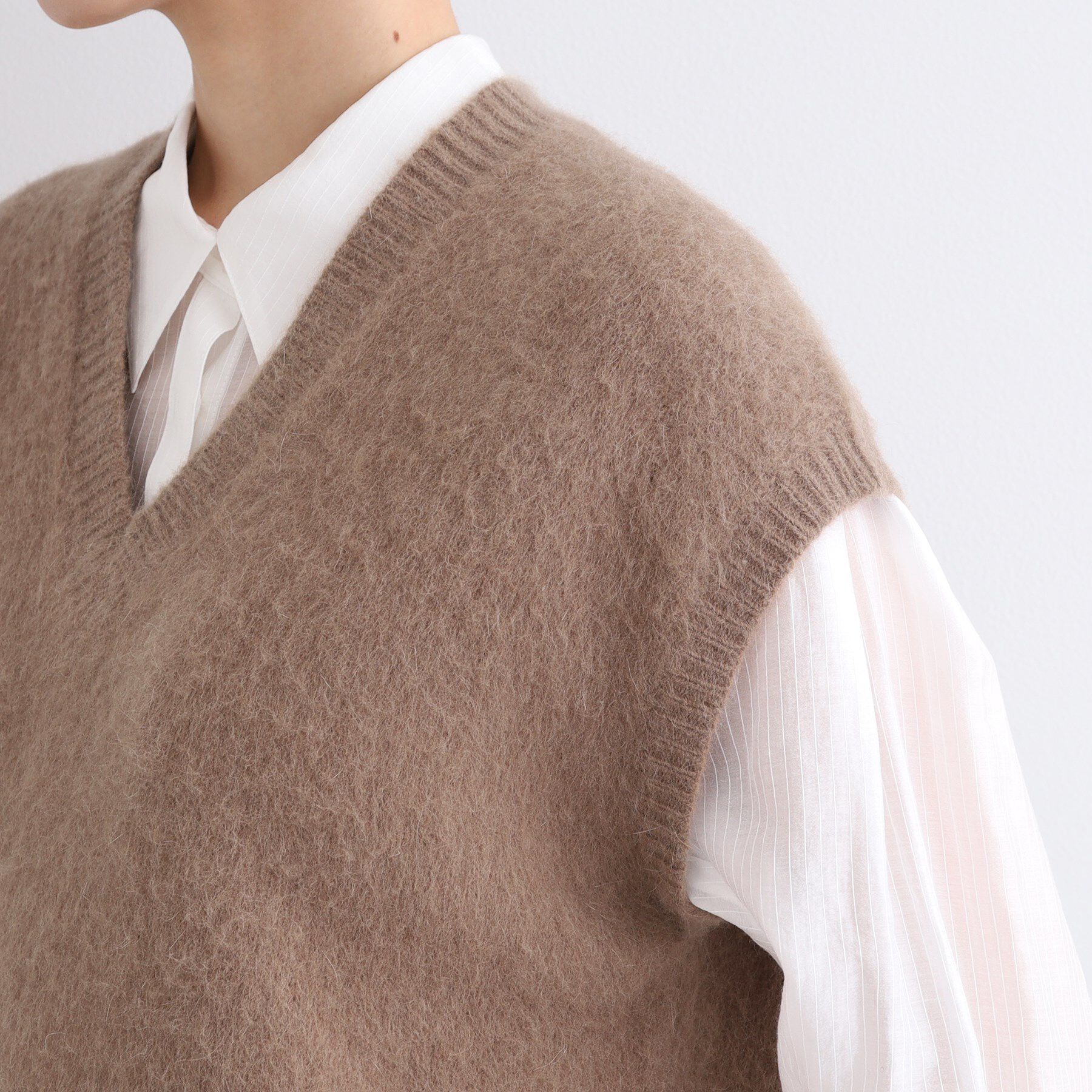 INDIVI「【フォックス混】ゆるシルエットヘアリーニットベスト」|ニット・セーター|