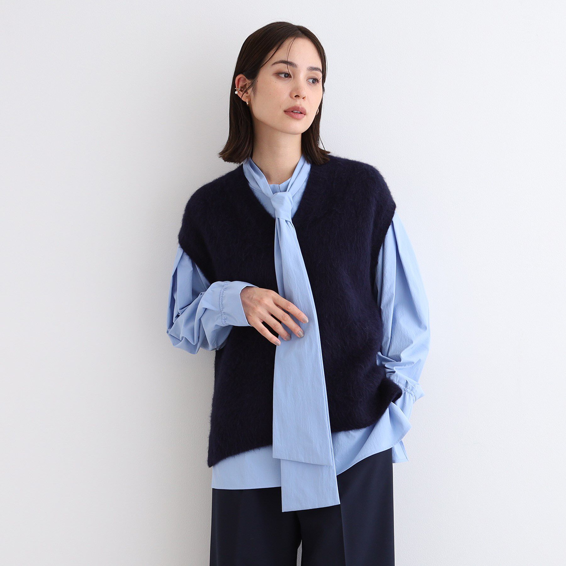 INDIVI「【フォックス混】ゆるシルエットヘアリーニットベスト」|ニット・セーター|ネイビー(094)