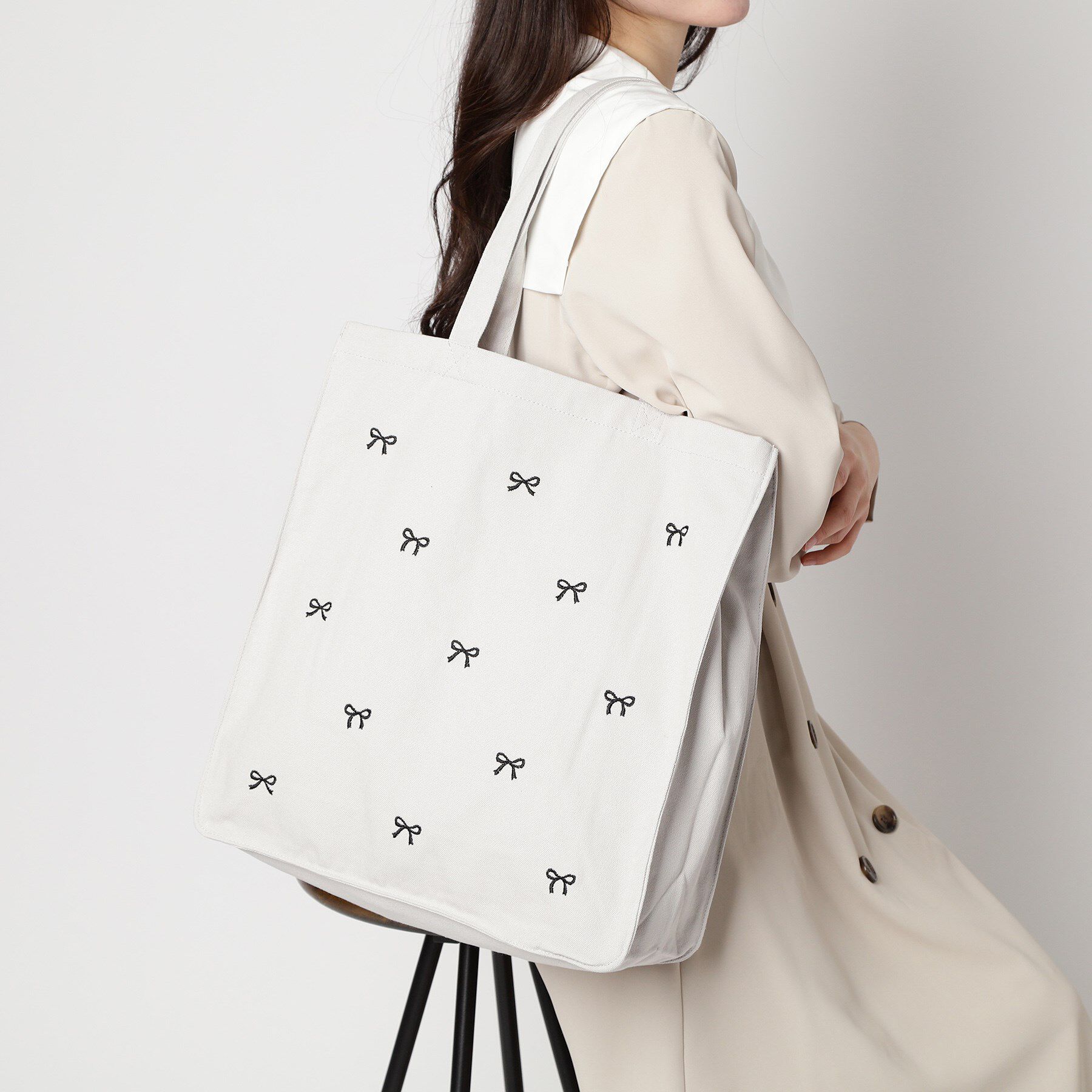 Ober Tashe「リボン刺繍キャンバストートバッグ」|トートバッグ|