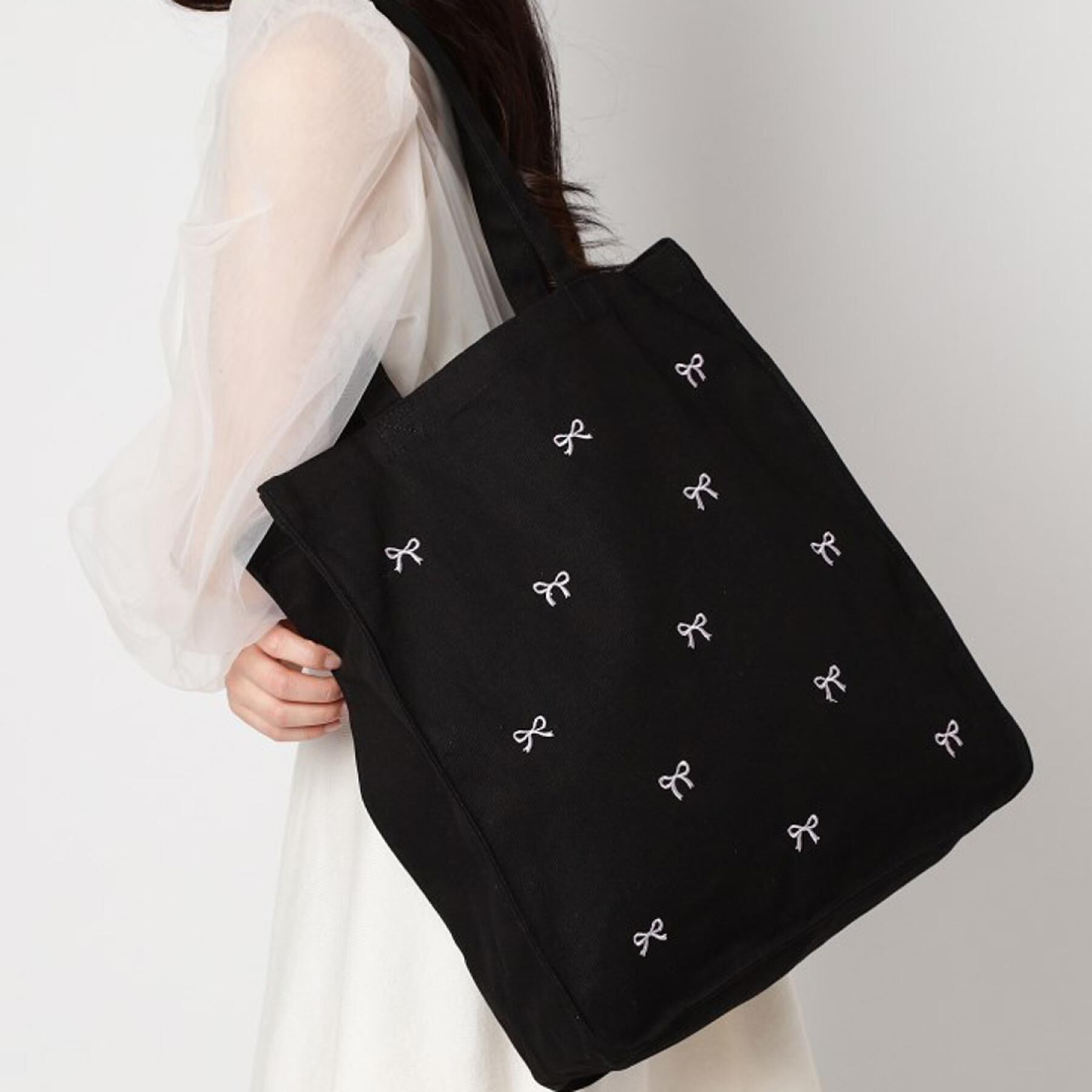 Ober Tashe「リボン刺繍キャンバストートバッグ」|トートバッグ|