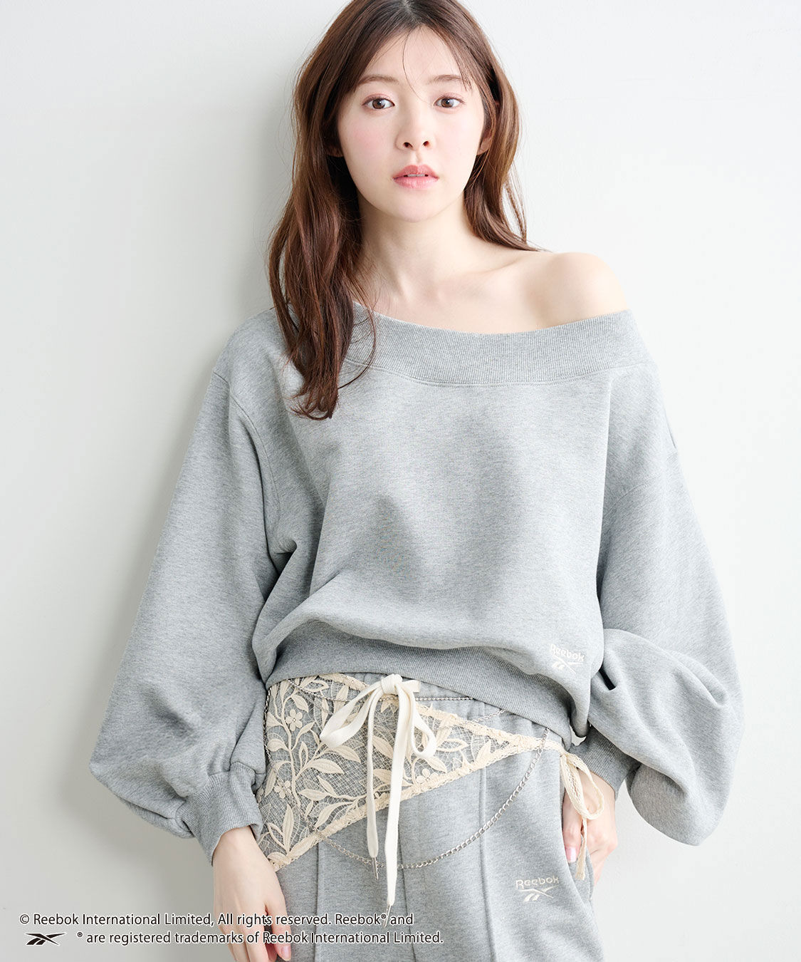 COCO DEAL「《COCO DEAL/Reebok》ボリュームスリーブオフショルスウェット」|スウェット・ジャージ|杢グレー