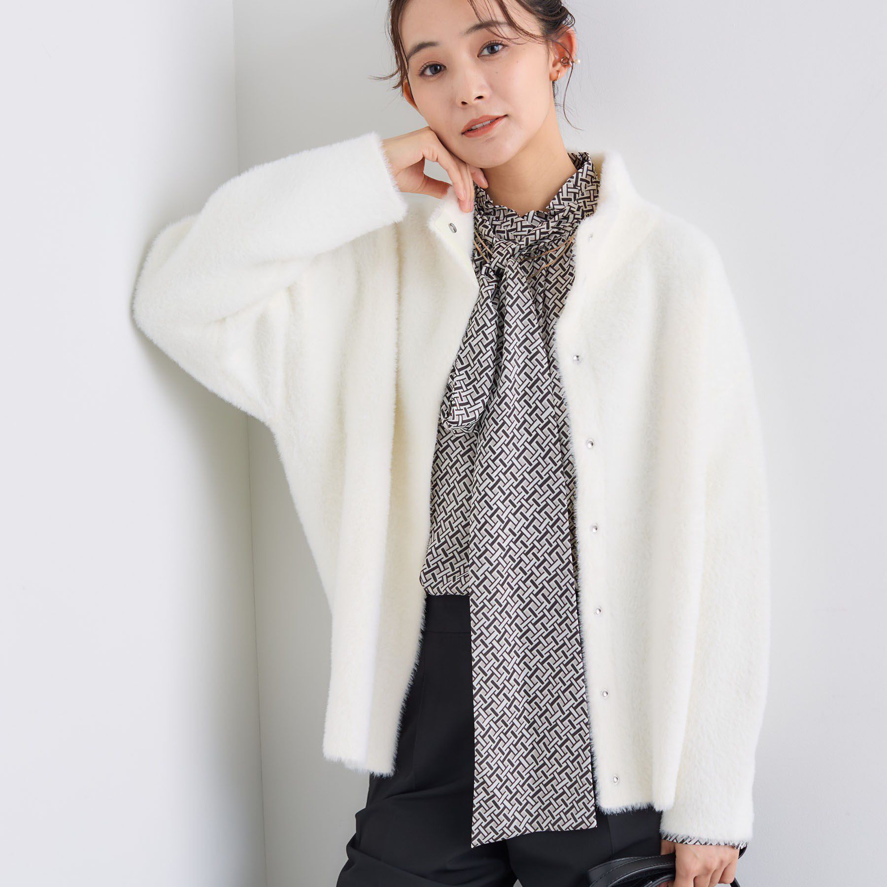 INDIVI「スタンドネック シャギーモールニット」|ニット・セーター|オフホワイト(003