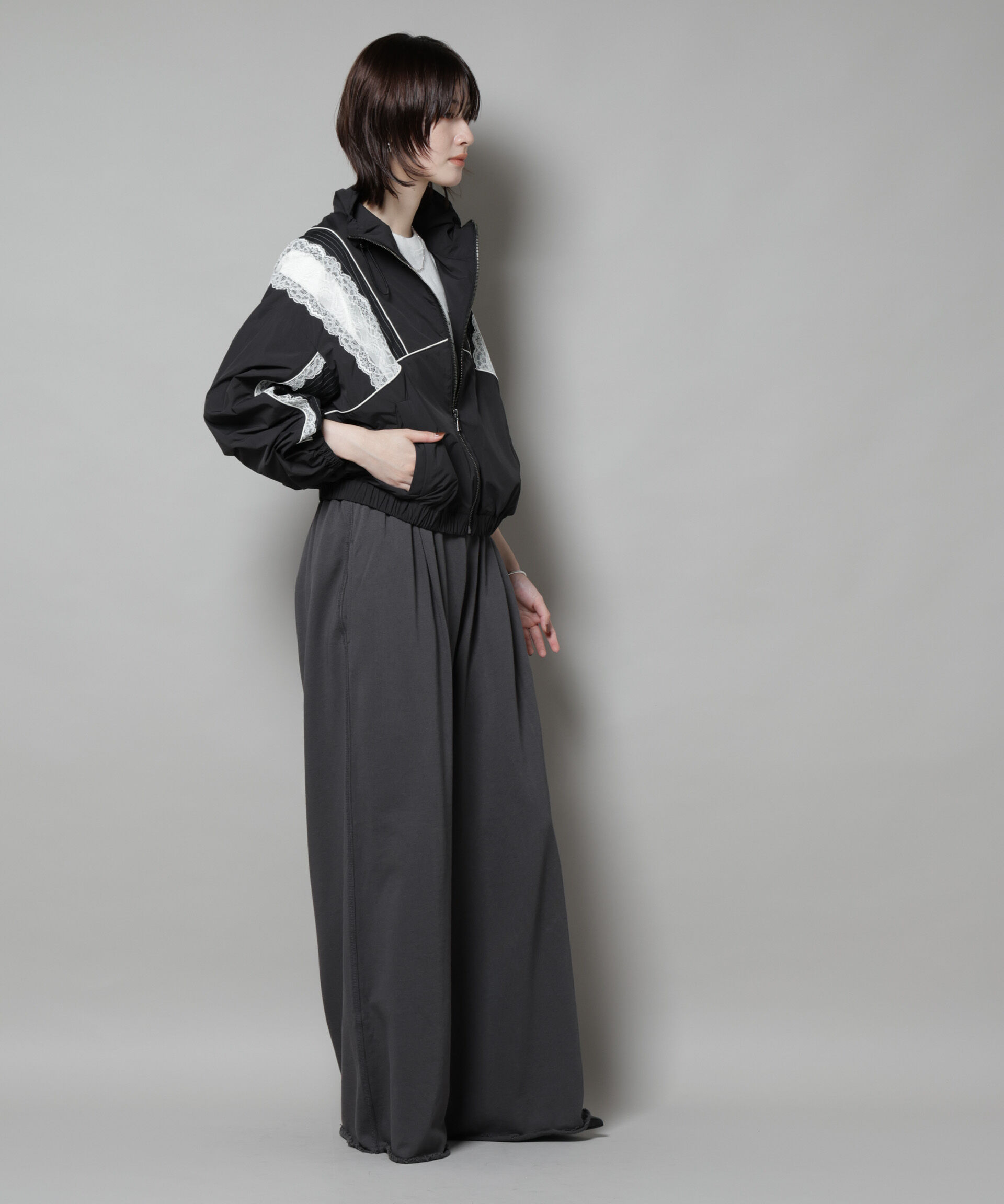 nano･universe「レース&times;ストライプ切替ナイロンブルゾン」|ブルゾン・スタジャン|