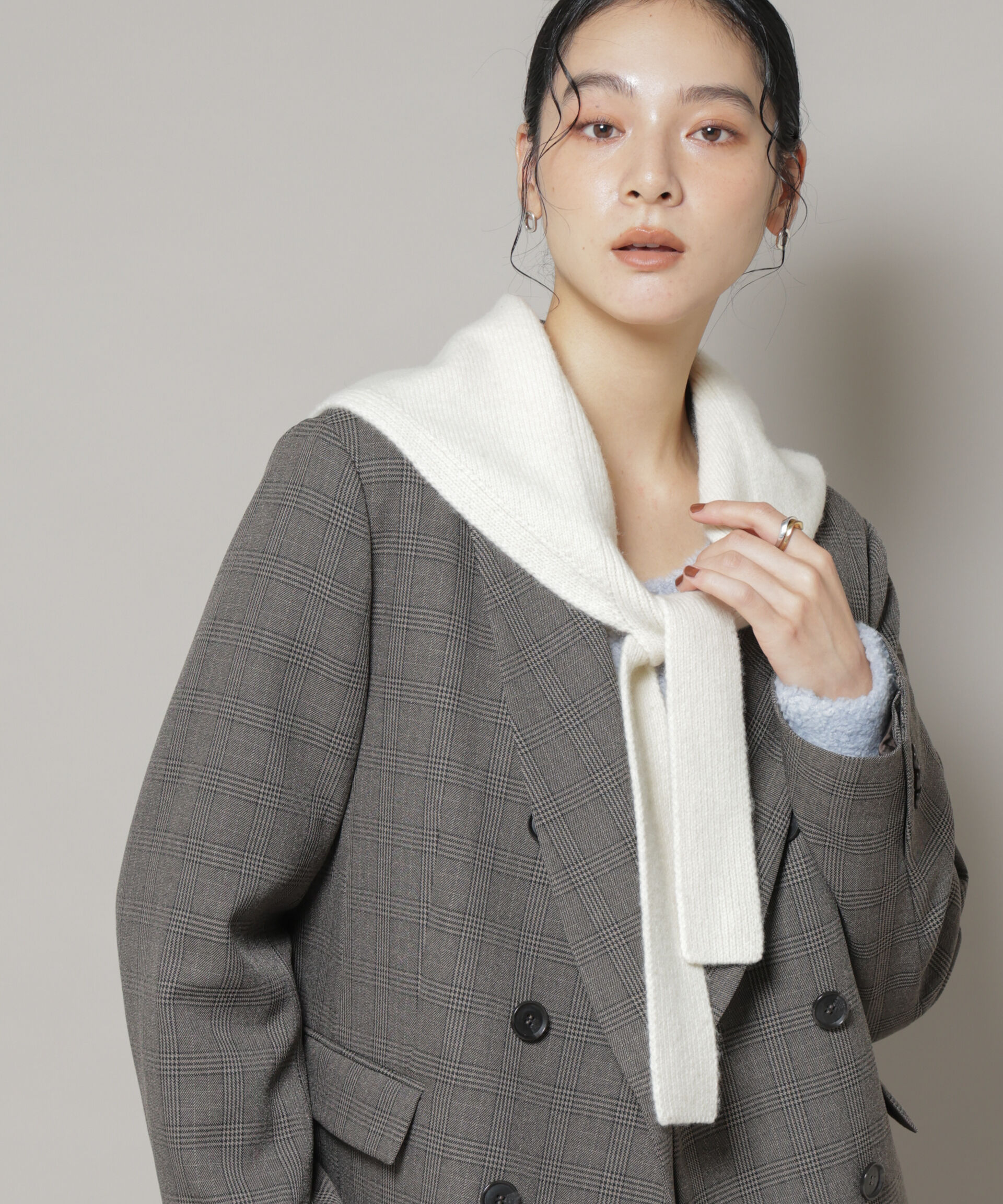 nano･universe「AQUAウールカシミヤトライアングルストール」|マフラー|オフホワイト1