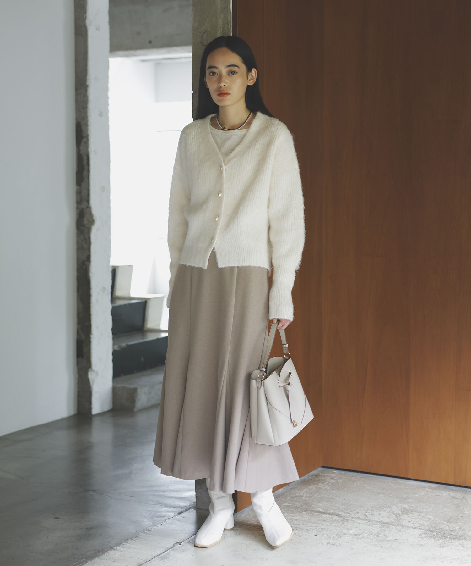 VIS「パールボタンVネック片畦ニットカーディガン」|カーディガン|