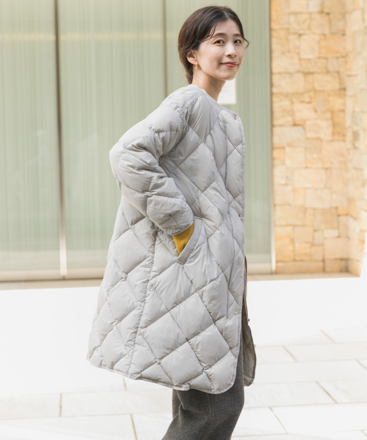 URBAN RESEARCH DOORS「ライトダウンキルトロングコート」|ノーカラーコート|