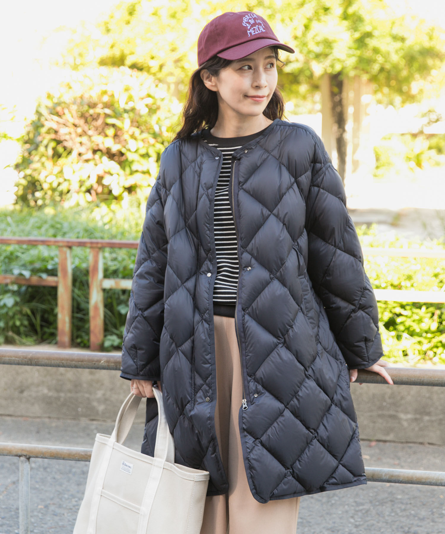 URBAN RESEARCH DOORS「ライトダウンキルトロングコート」|ノーカラーコート|