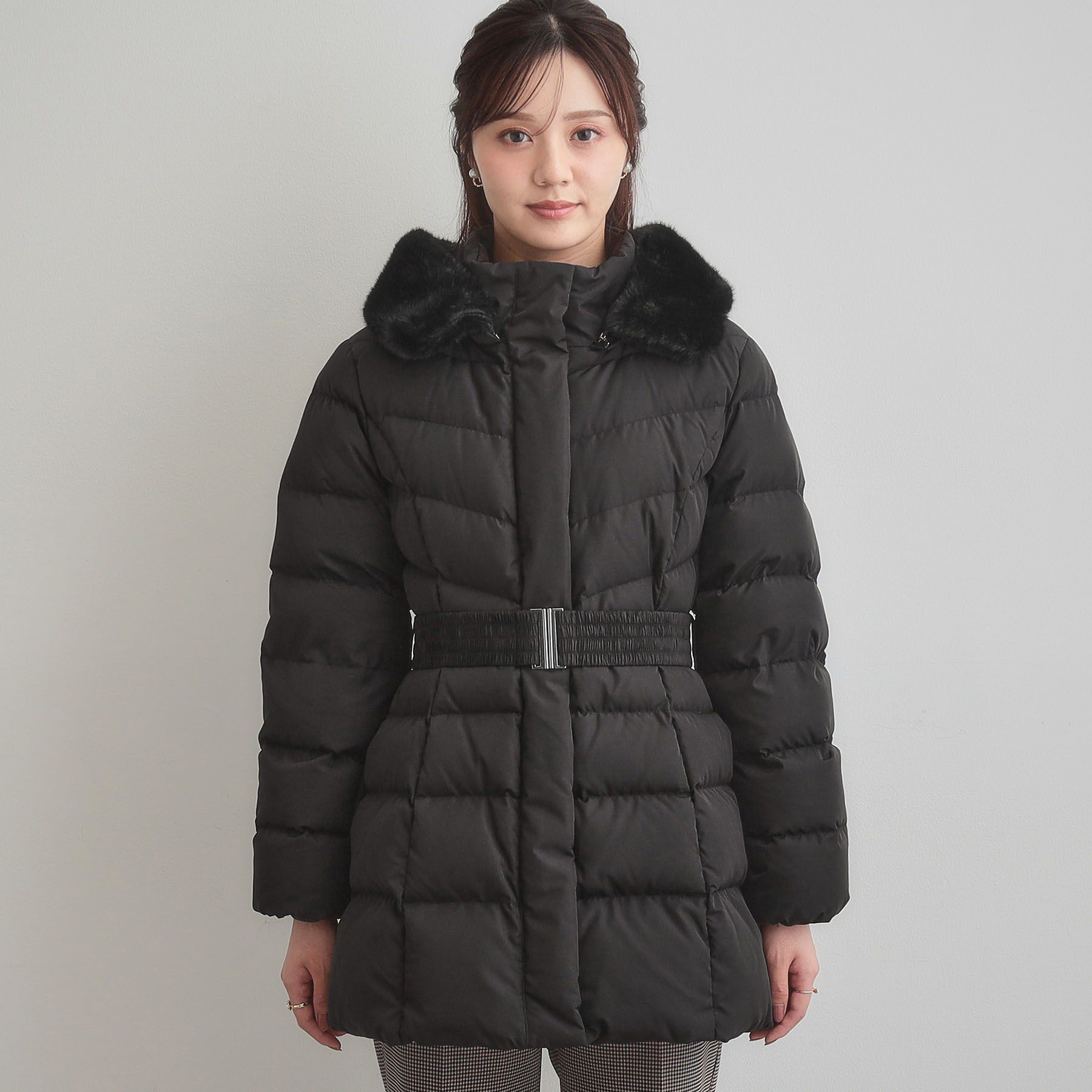 Couture broach「【2WAY・ベルト付き】フードフェイクファー ミドル丈ダウンコート」|ダウン|