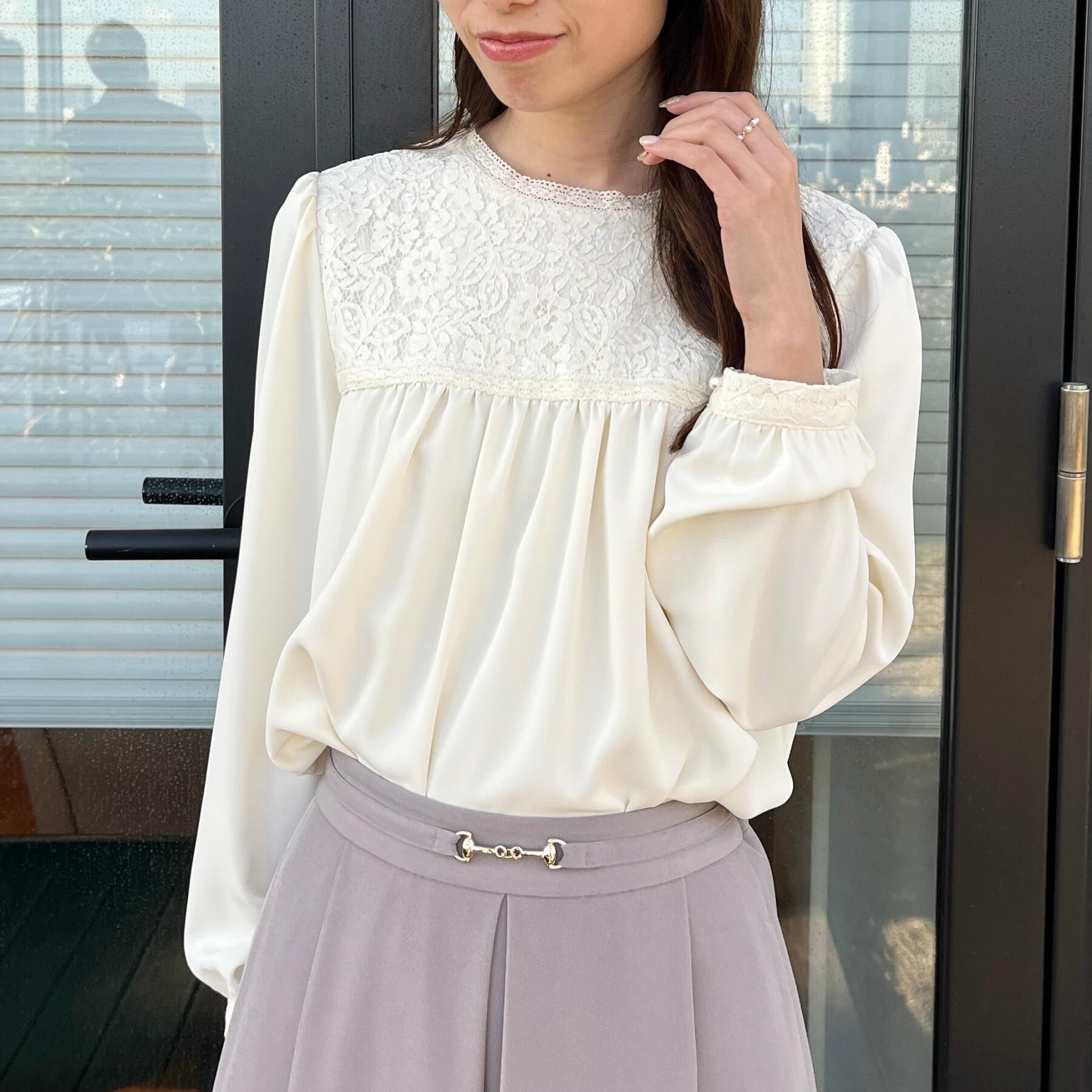 Couture broach「【ハレの日・通勤】レースドッキング ブラウス」|シャツ・ブラウス|