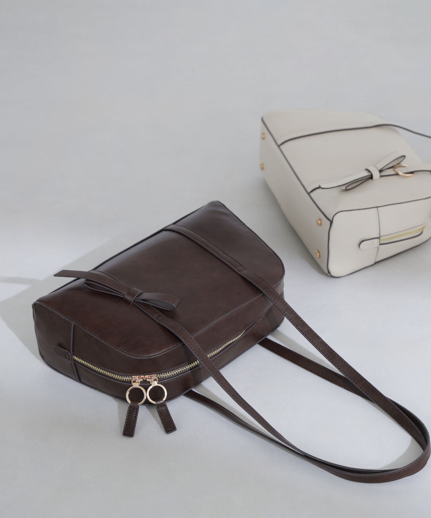  「アシメリボンボストンバッグ」|ボストンバッグ|ダークブラウ 1