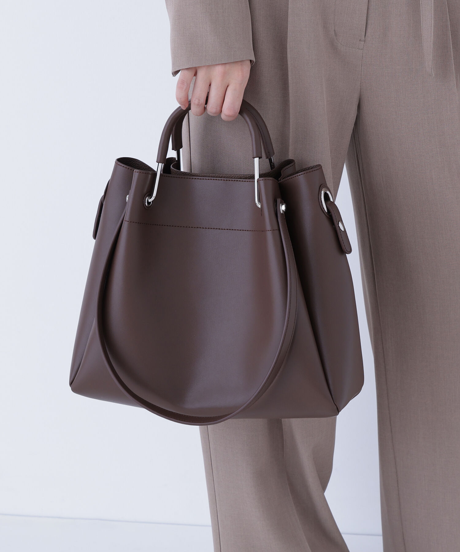  「メタルハンドルタックショルダーバッグ」|ショルダー・メッセンジャー|ココアブラウ 1