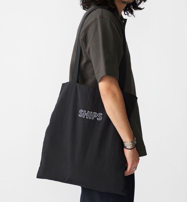 SHIPS「【WEB限定】SHIPS: パッカブル ナイロン SHIPSロゴ エンブロイダリー トート バッグ」|トートバッグ|ブラック