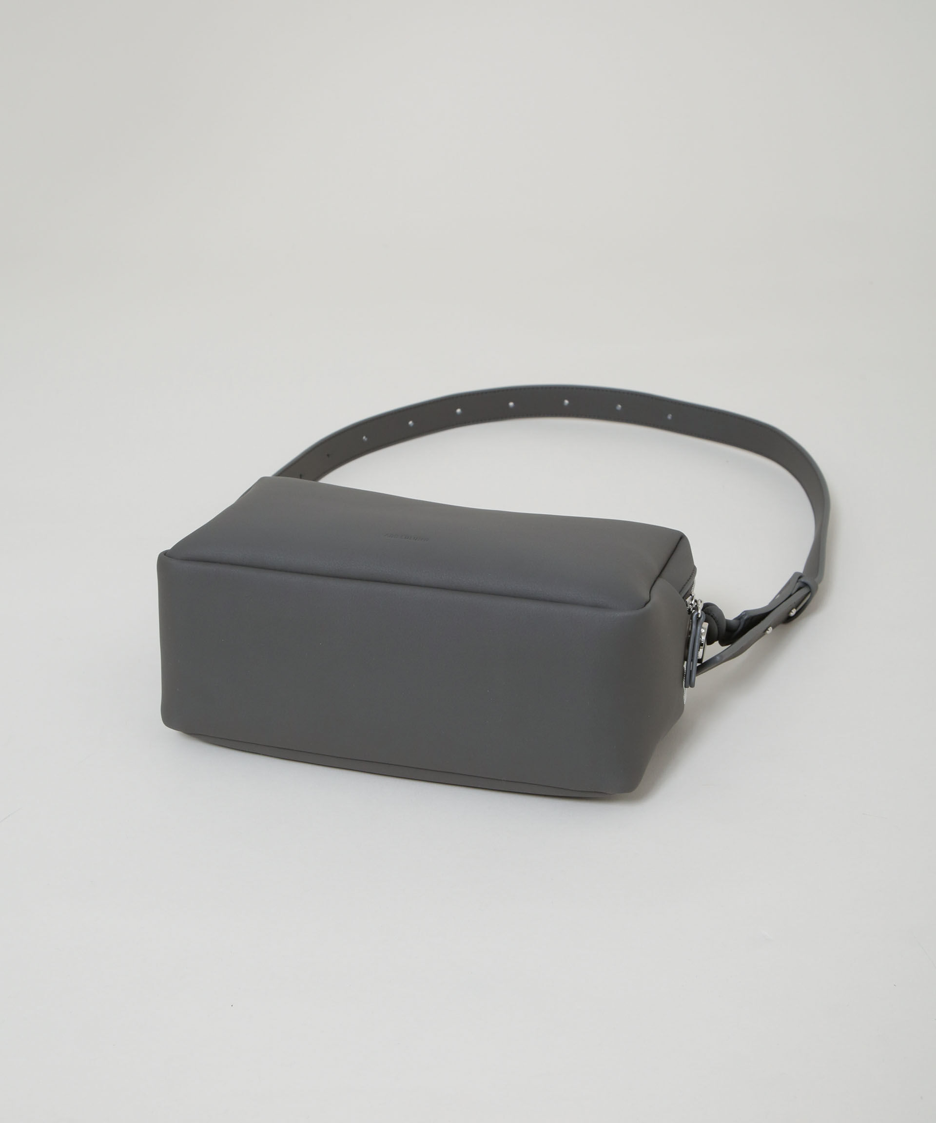 nano･universe「ADD CULUMN/TABLET BOX」|ショルダー・メッセンジャー|