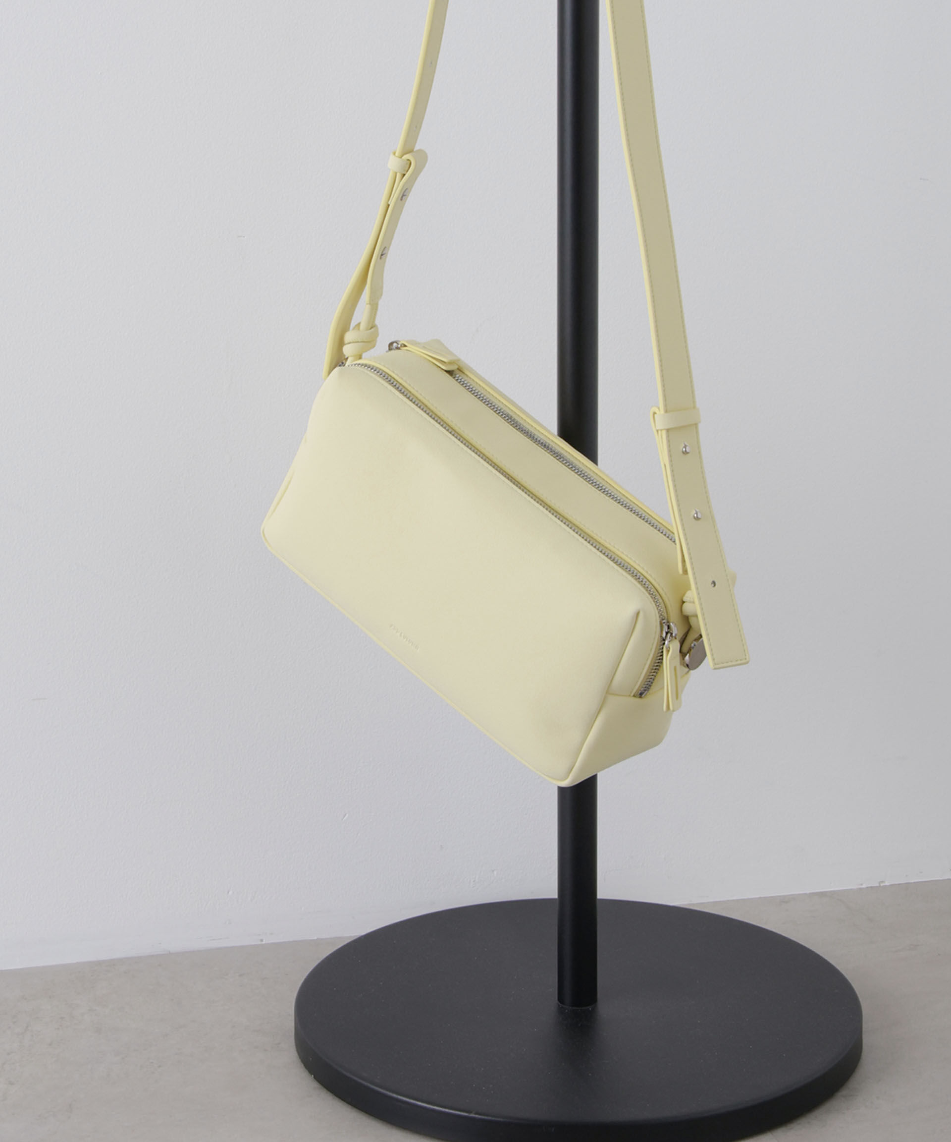 nano･universe「ADD CULUMN/TABLET BOX」|ショルダー・メッセンジャー|イエロー