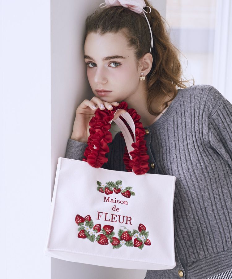 Maison de FLEUR「いちごフリルハンドルスクエアトートバッグ」|トートバッグ|レッド