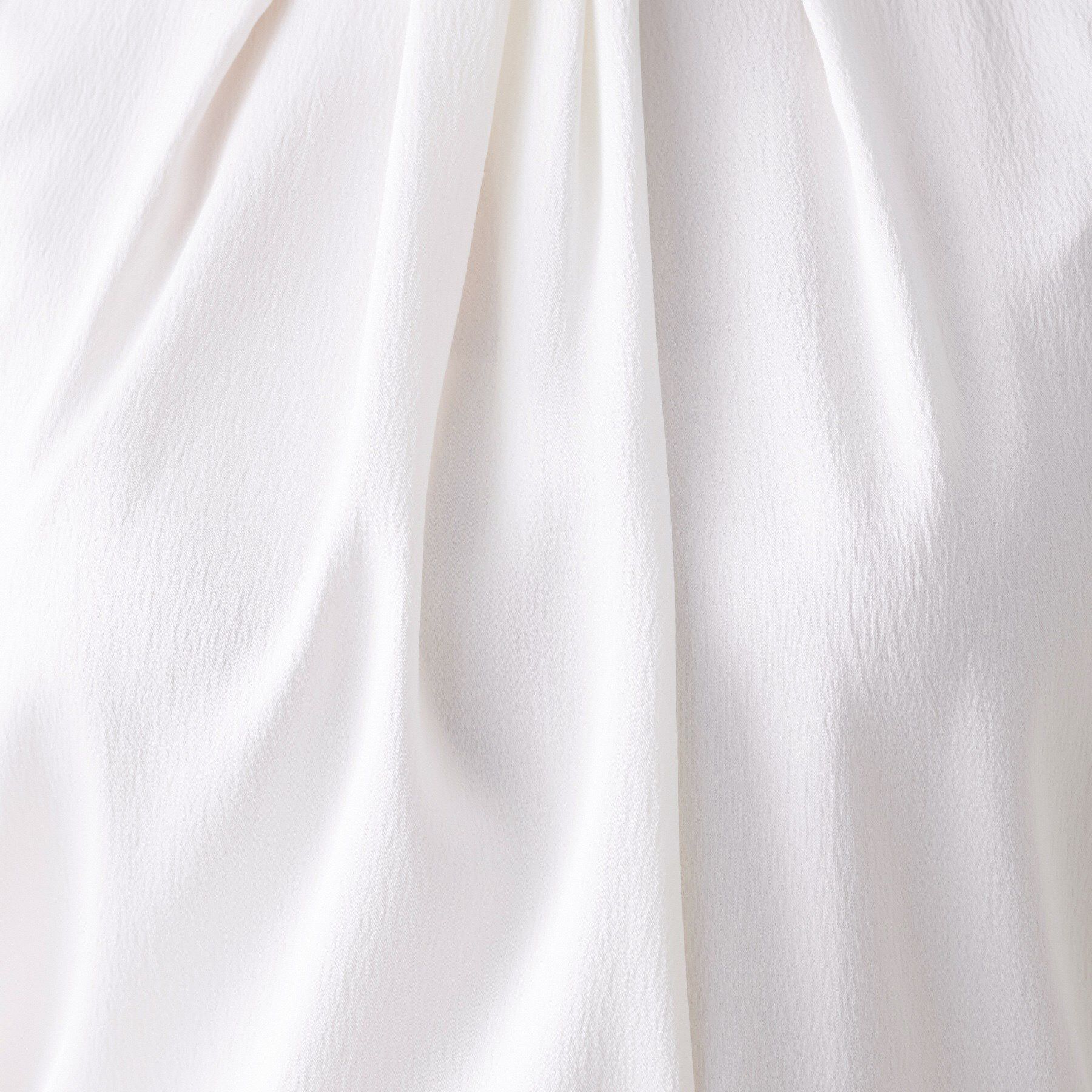 UNTITLED「【きれいめ/お仕事着】サテンドレープブラウス」|シャツ・ブラウス|