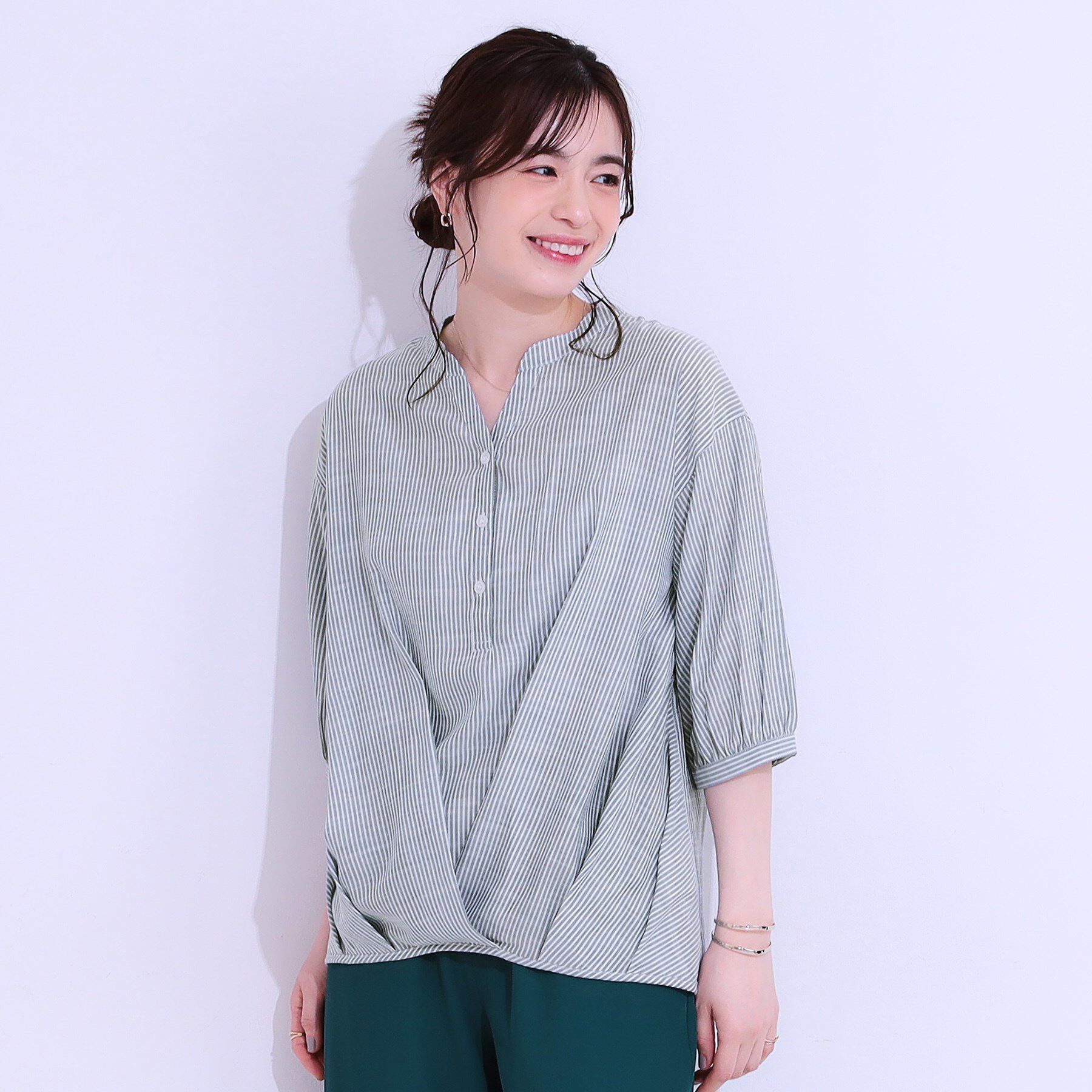 SHOO･LA･RUE「【S-LL】インせず腰回りすっきり フロントタックブラウス」|シャツ・ブラウス|