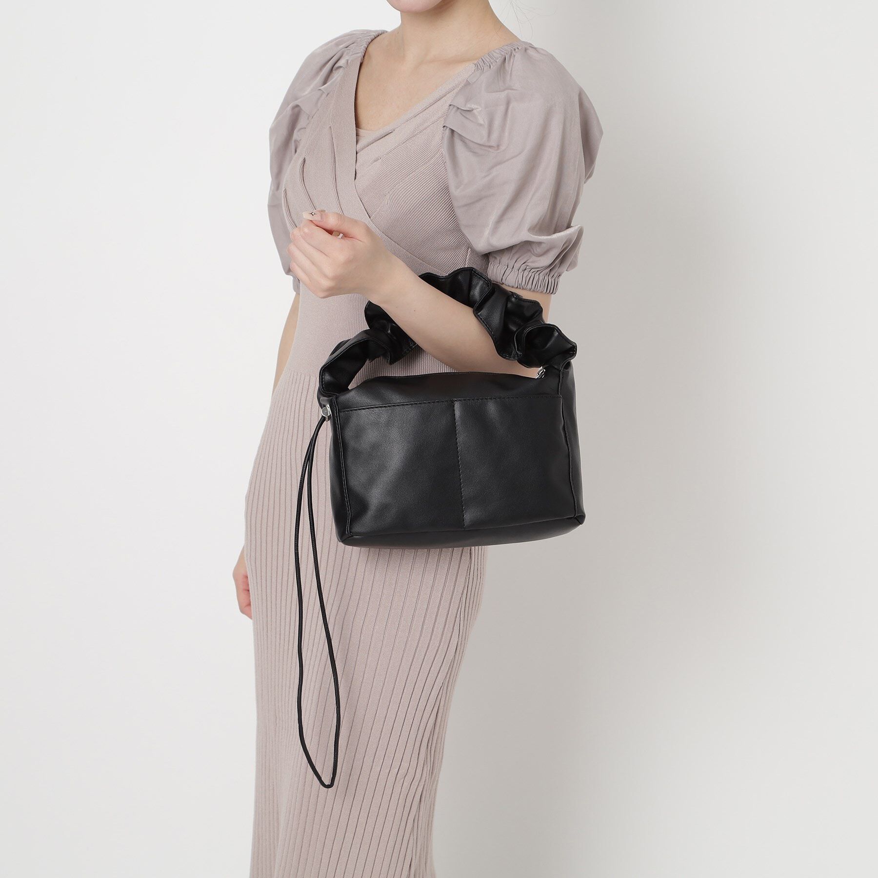 Ober Tashe「合皮ギャザーハンドルスクエアバッグ」|ハンドバッグ|