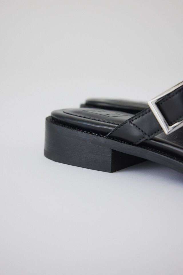 RIM.ARK 「Thumb leather flat sandal」|サンダル|