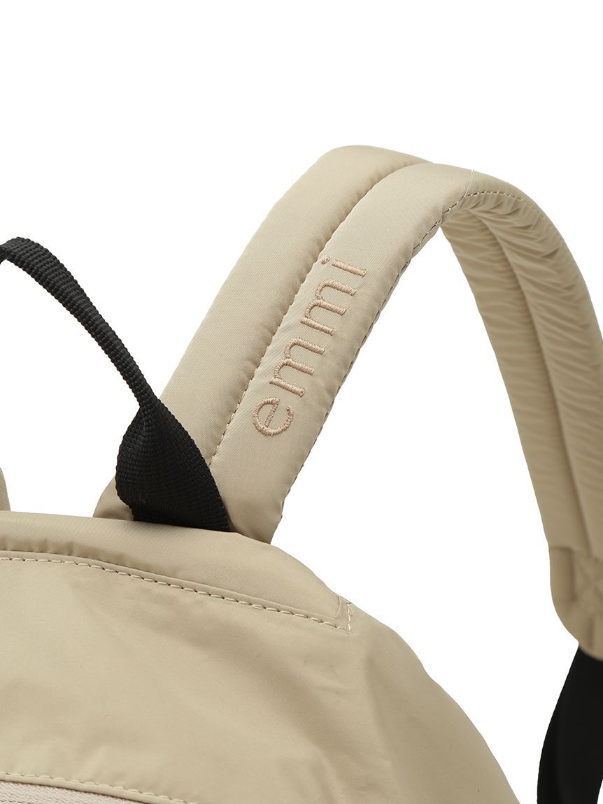 emmi atelier「【ONLINE限定カラー】eco 撥水ギャザーボディーバックパック」|リュック|