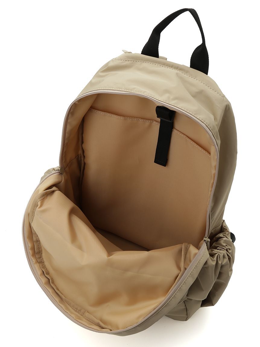 emmi atelier「【ONLINE限定カラー】eco 撥水ギャザーボディーバックパック」|リュック|