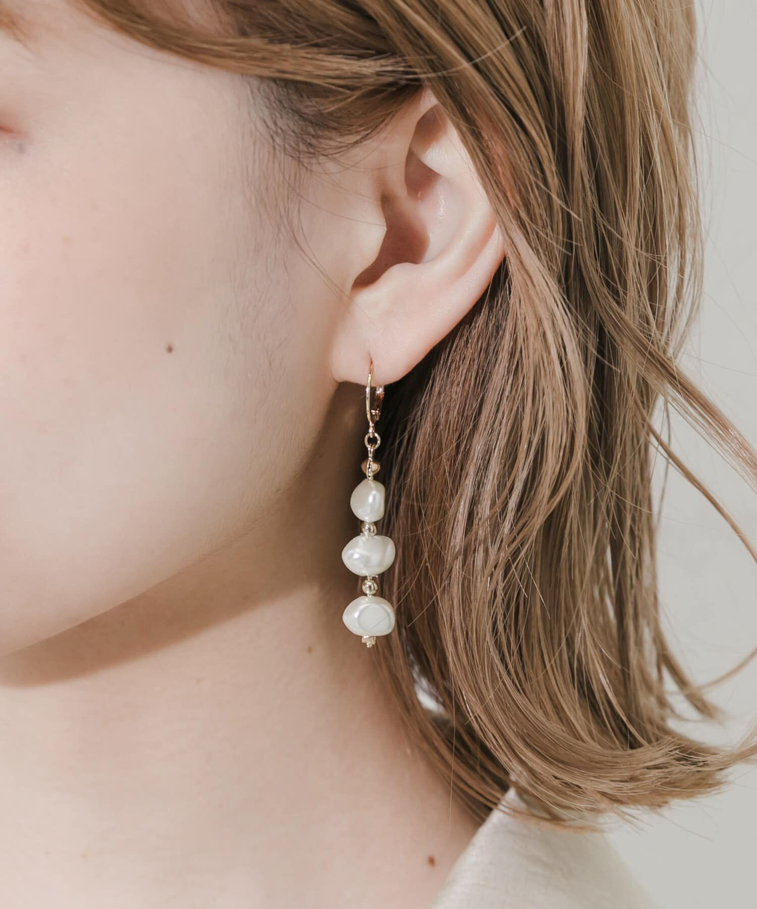 SMELLY「イビツパールスウィングフープピアス」|ピアス|