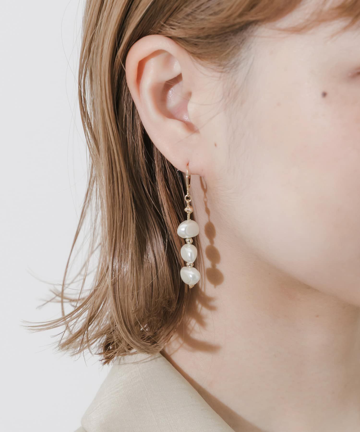 SMELLY「イビツパールスウィングフープピアス」|ピアス|