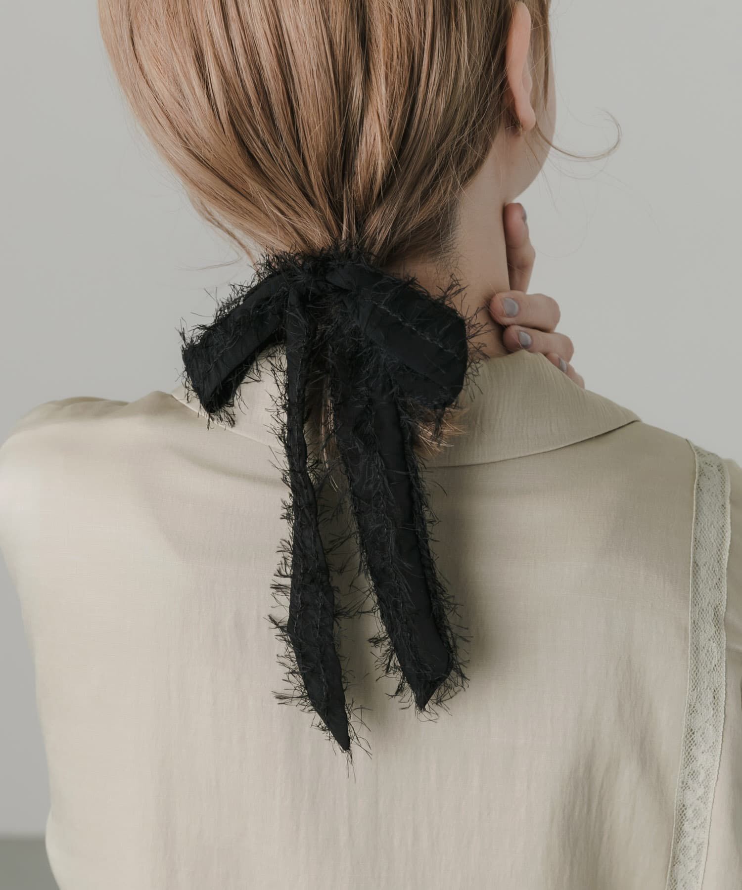 SMELLY「シアーフリンジリボンヘアカフ」|ヘアゴム・シュシュ|