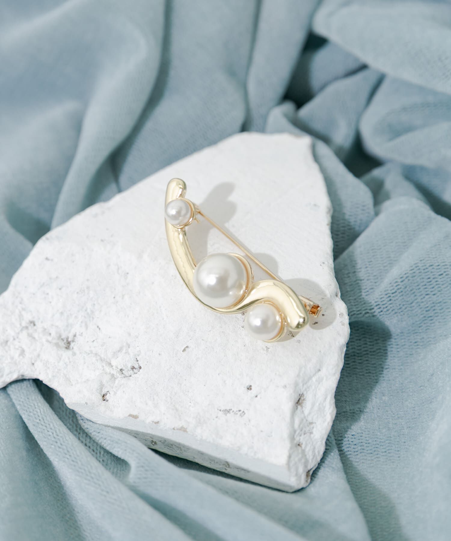 SMELLY「ウェーブパールブローチ」|ブローチ・コサージュ|ゴールド系その他